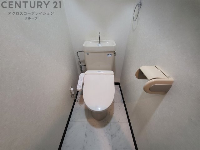 トイレ　温水洗浄便座完備