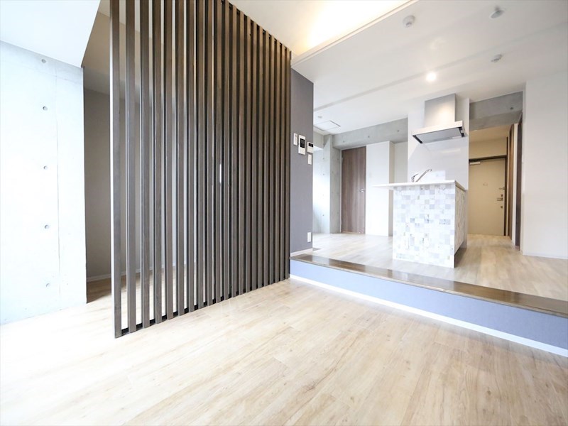 居室・リビング　ＬＤＫ13.2帖　洋室3.5帖　アイランドキッチン