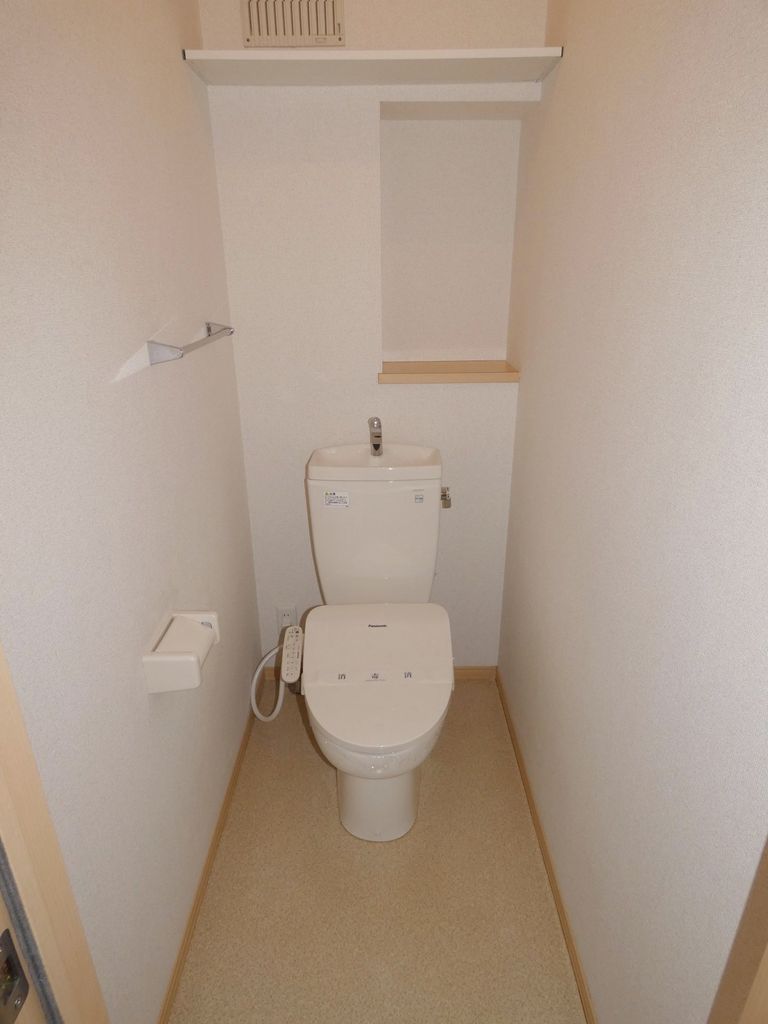 トイレ　温水洗浄機付き