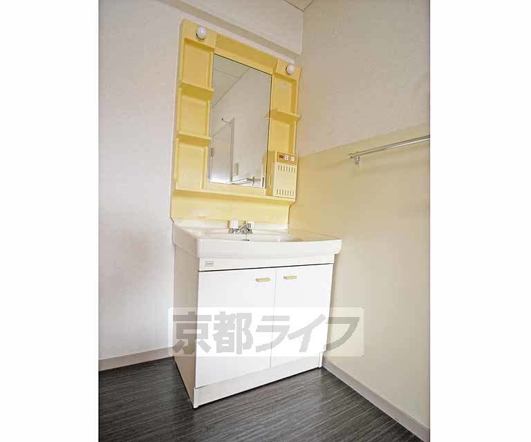 洗面設備　洗面台です。