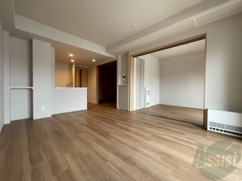 居室・リビング　広々としたリビングですね。使い勝手がよさそうですね！