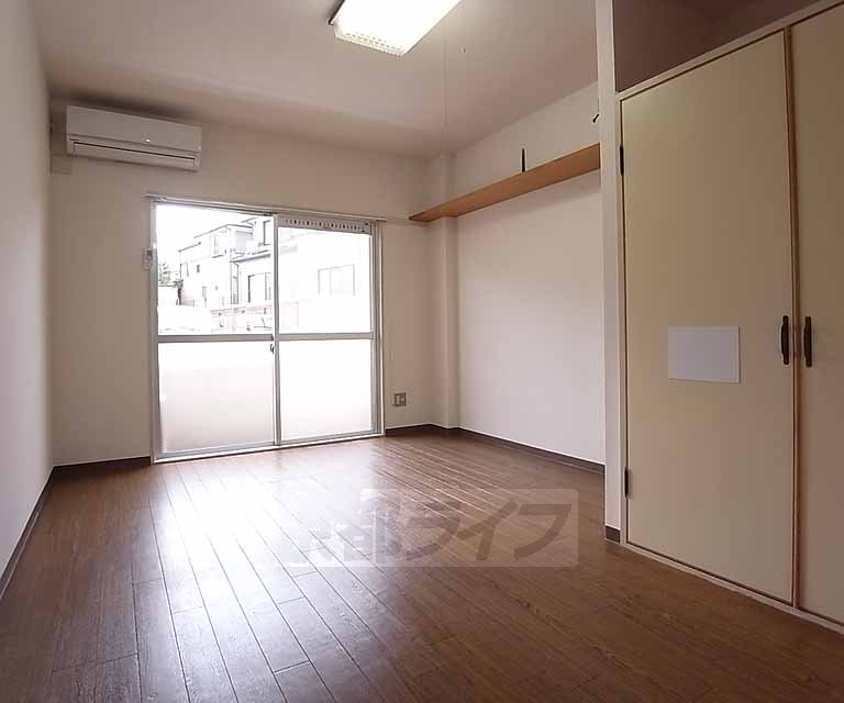 居室・リビング　東向きのお部屋です。