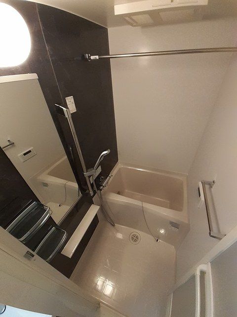 バス・シャワールーム　ゆったり過ごせるお風呂です