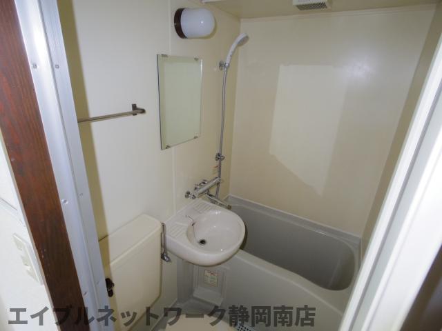 洗面設備　洗面スペースです