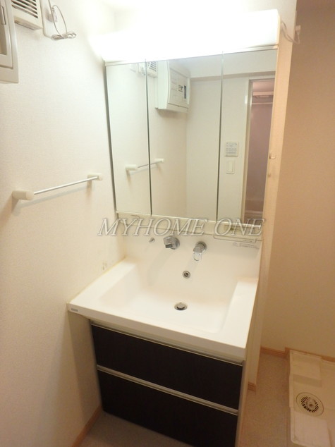 洗面設備　洗髪洗面化粧台