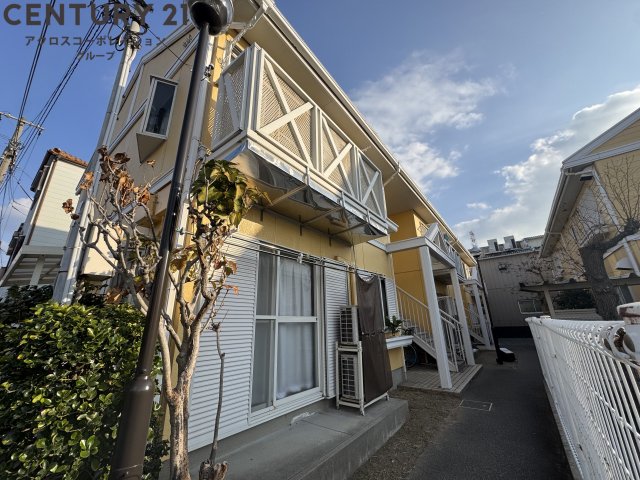 建物外観　敷地内にゴミ置き場があります