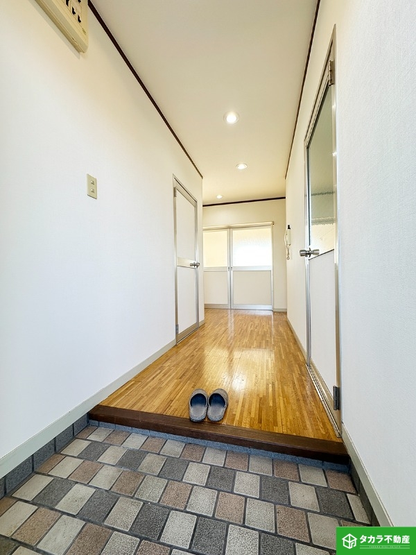 玄関　写真は３０１号