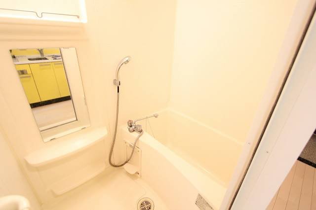 バス・シャワールーム　ゆったりバスルーム