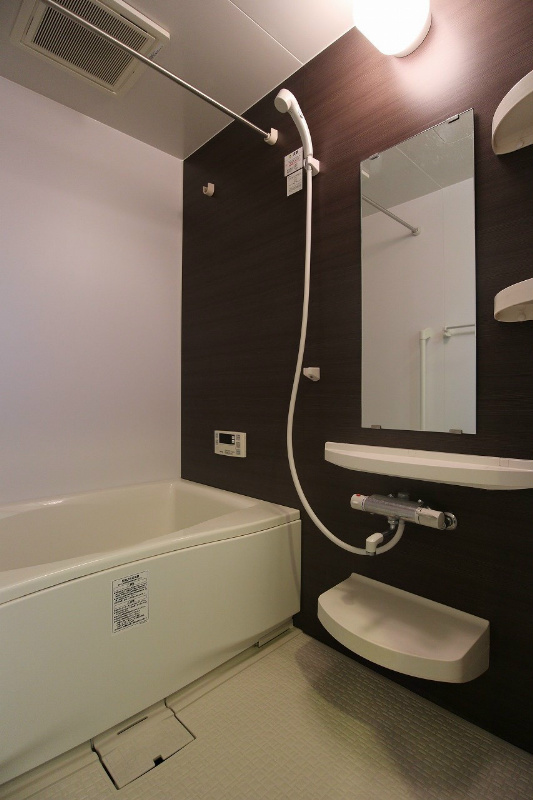 バス・シャワールーム　追い焚き付き！