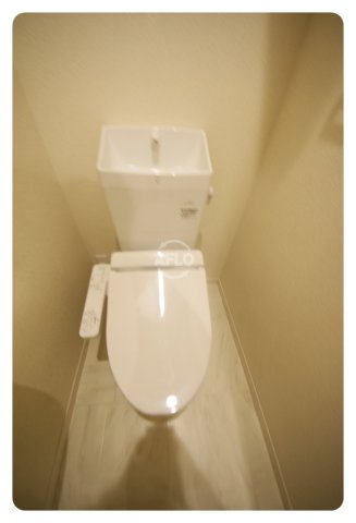 トイレ　シャーメゾン島之内　温水洗浄便座