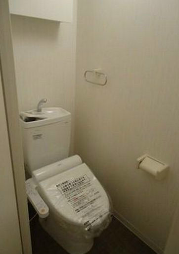 トイレ　弊社は全物件仲介手数料半月分でご紹介可能です。