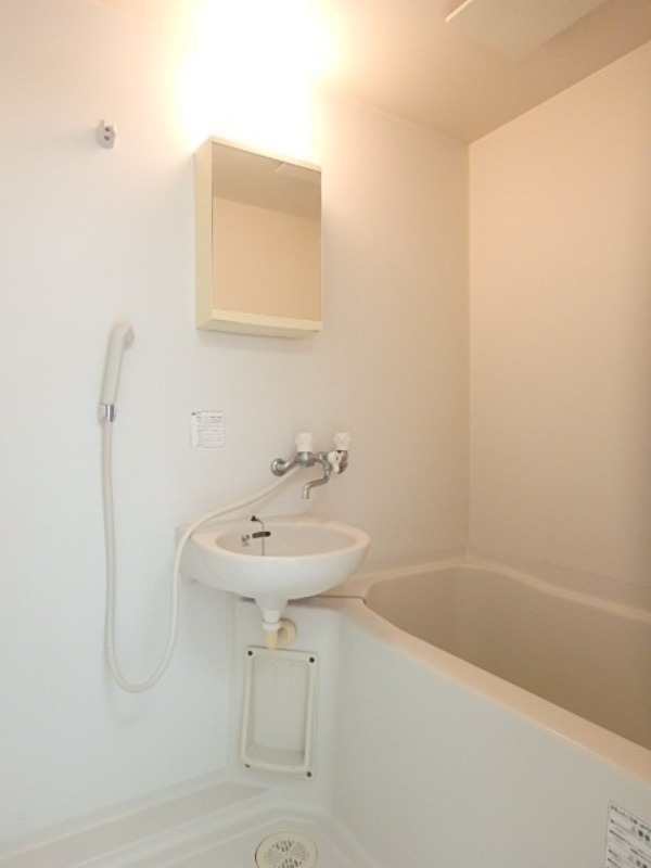 バス・シャワールーム　図面と現状に相違がある場合には現状を優先