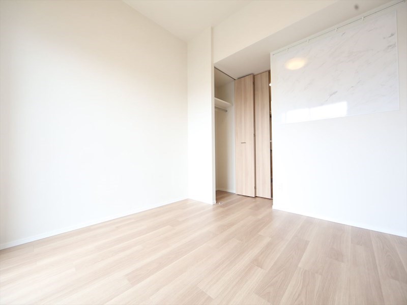 居室・リビング　洋室6.1帖　クローゼット付（収納充実してます）