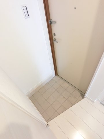 玄関　※完成イメージのため仕様が異なる場合がございます