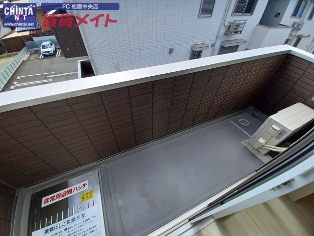 バルコニー　同物件別室画像