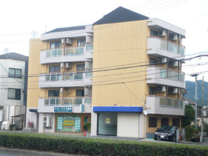 建物外観　モニター付きインターホン完備☆