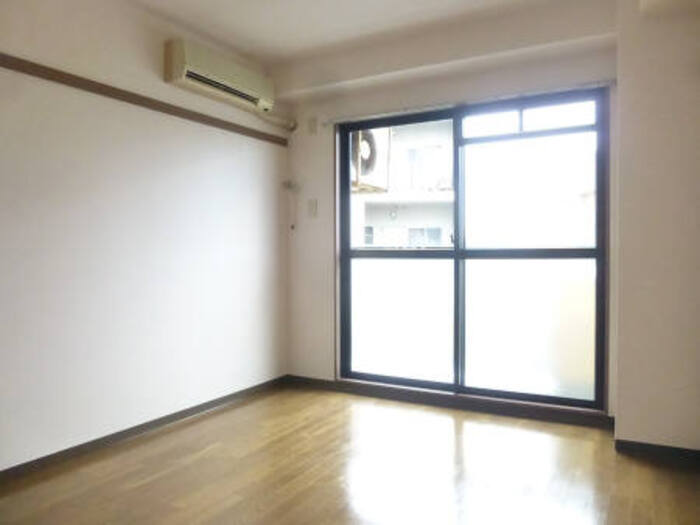 居室・リビング　エアコン付きで初期費用を抑えられます☆