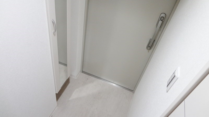 玄関　玄関。姿見付シューズボックス有り。