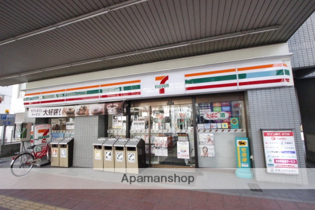 コンビニ　セブンイレブン（コンビニ）まで379m