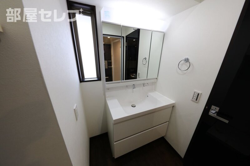 洗面設備　９０２号室写真