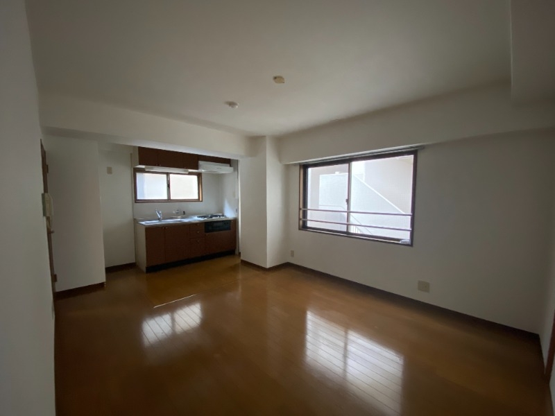 居室・リビング　広いダイニング、ご飯もより美味しく感じそうですね♪