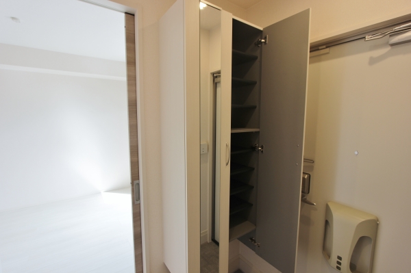 収納　シューズボックス