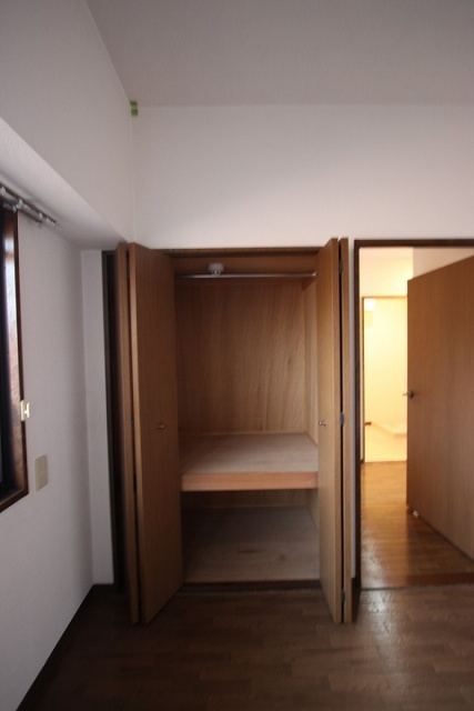 収納　写真は別号室のものです。