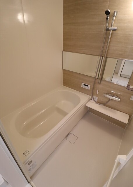 バス・シャワールーム　１０３　浴室