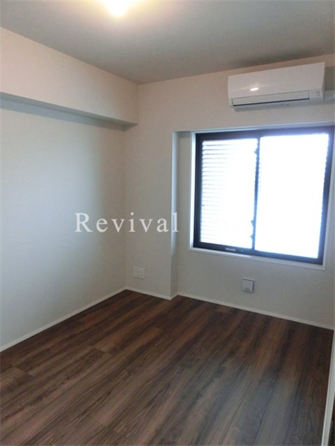 その他部屋・スペース　明るい光の入るベッドルームです