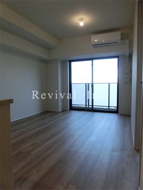 居室・リビング　開放感あるリビングでございます