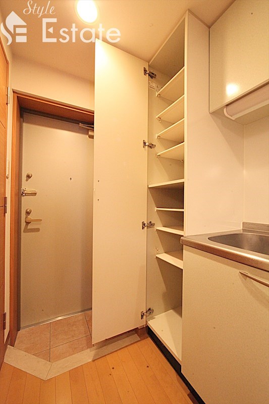 玄関　玄関　シューズボックス