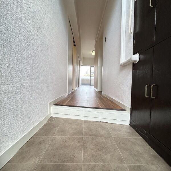 玄関　※別室の参考写真の為、現況優先です。