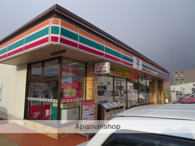 コンビニ　コンビニ（コンビニ）まで594m