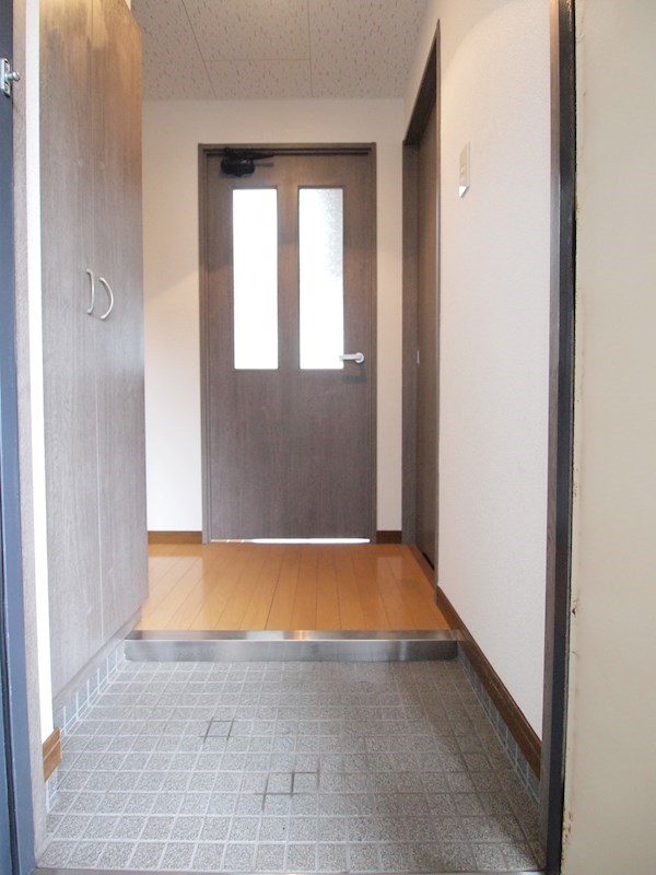 玄関　玄関収納あり