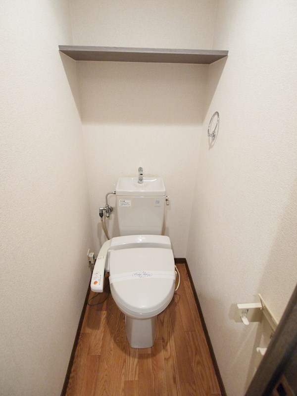 トイレ　ウォシュレット完備