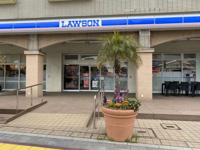 コンビニ　ローソン Ｈお台場海浜公園前店（コンビニ）まで301m