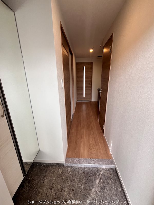 玄関　現況と異なる場合は現況を優先します。