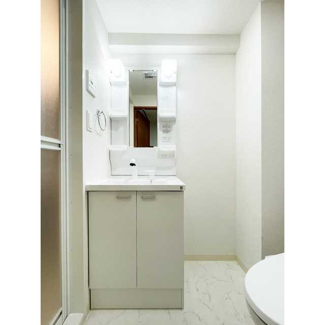 洗面設備　コンパクトで使いやすい洗面所