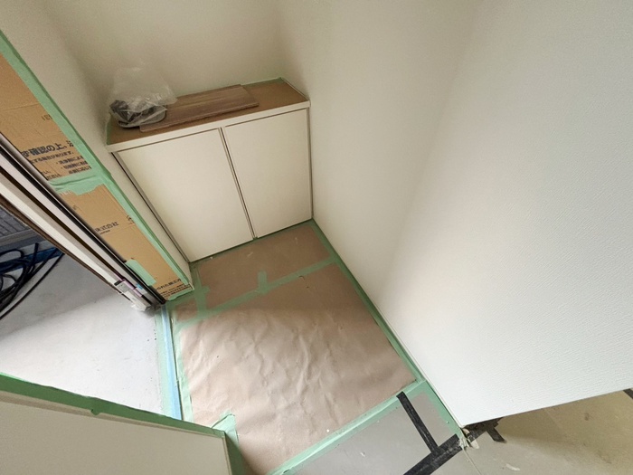 玄関　建築中