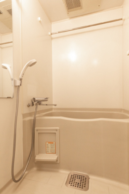 バス・シャワールーム　※別部屋参考写真