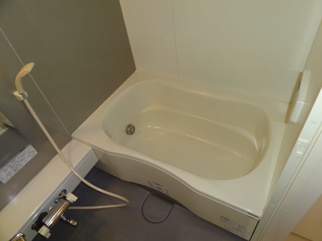 バス・シャワールーム　追焚き・浴室乾燥機付きのお風呂