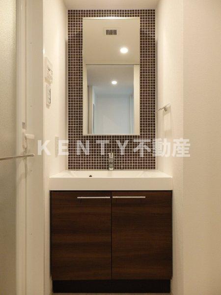 洗面設備　脱衣スペースもあります