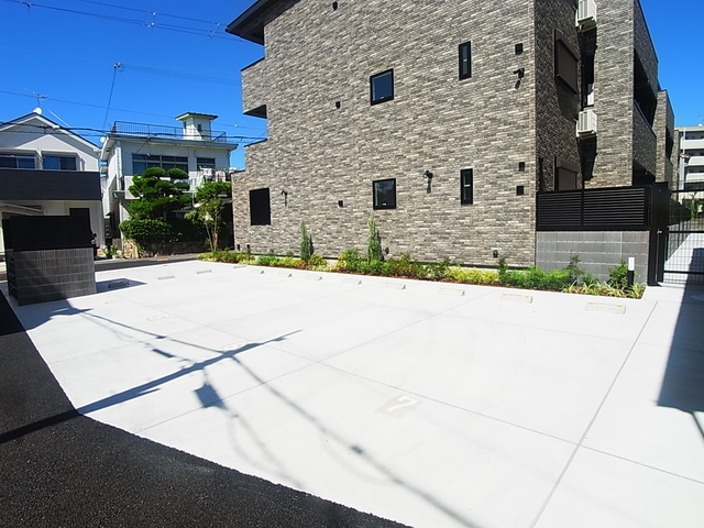 駐車場　敷地内駐車場