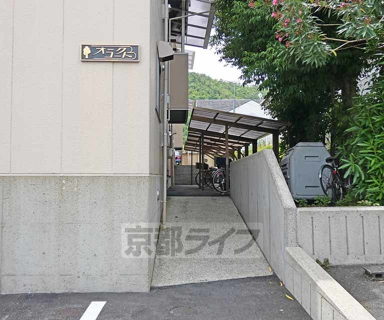 その他共有部分　建物入口です。