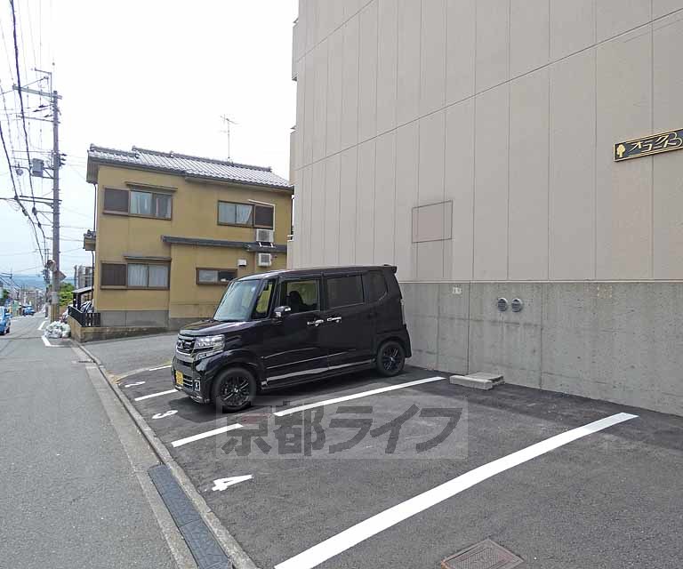 駐車場　駐輪場です