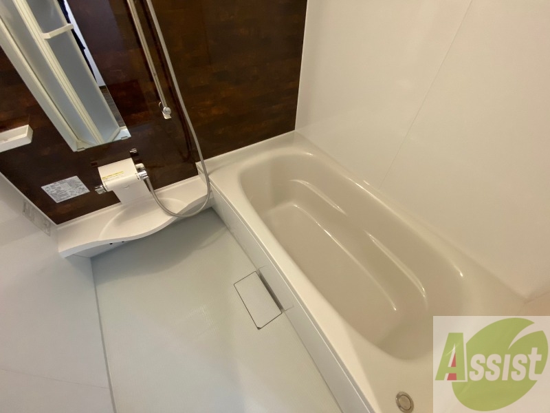 バス・シャワールーム　お風呂になります。一日の疲れを癒してくださいね。