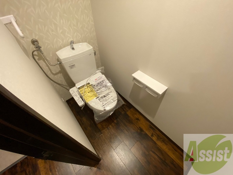 トイレ　トイレです。ウォシュレット付を探している方、おすすめです。