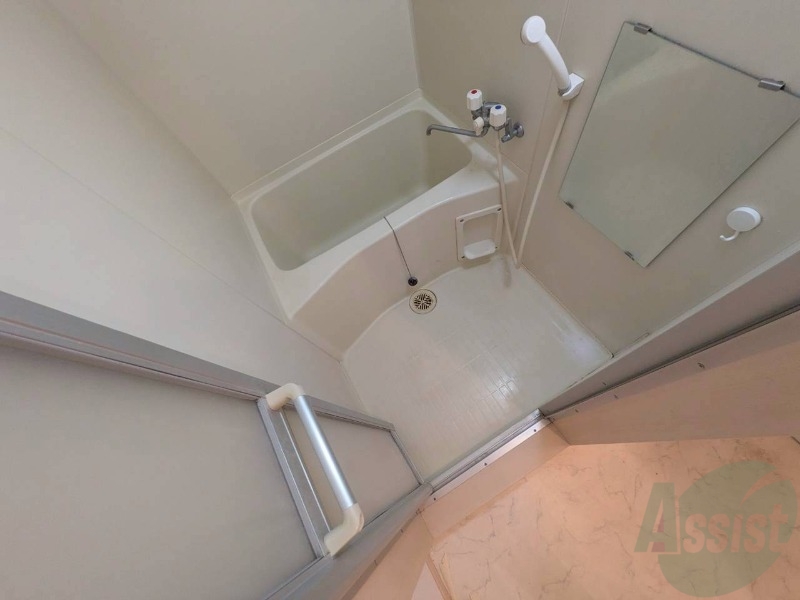 バス・シャワールーム　お風呂です。ゆっくりお風呂につかるのも体に良いですね～