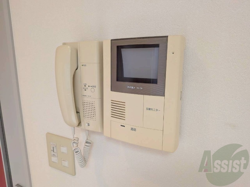 セキュリティ　ＴＶモニター付インターホンです。来客者の顔が見えるので安心！