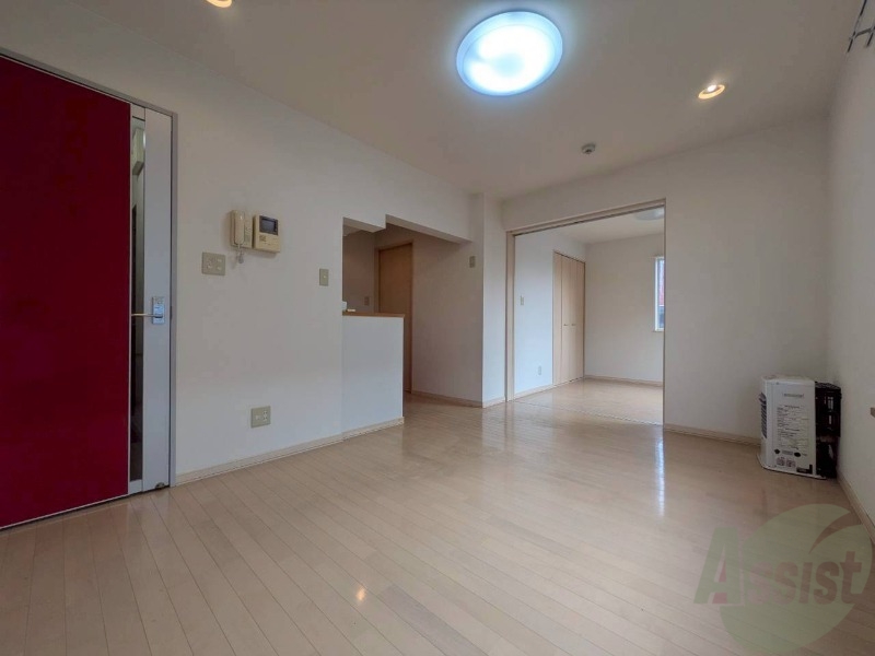 居室・リビング　広くてキレイなお部屋が広がっていて、充実した生活が送れそう。